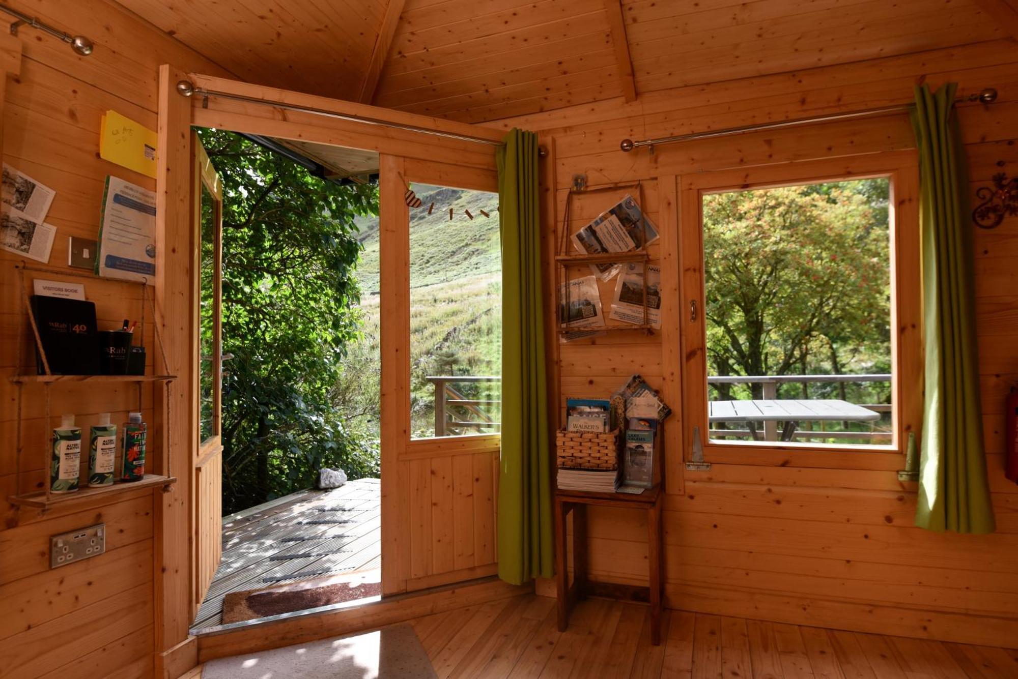 Helvellyn - The Hut - Twin Or Double Hotel Glenridding Eksteriør billede